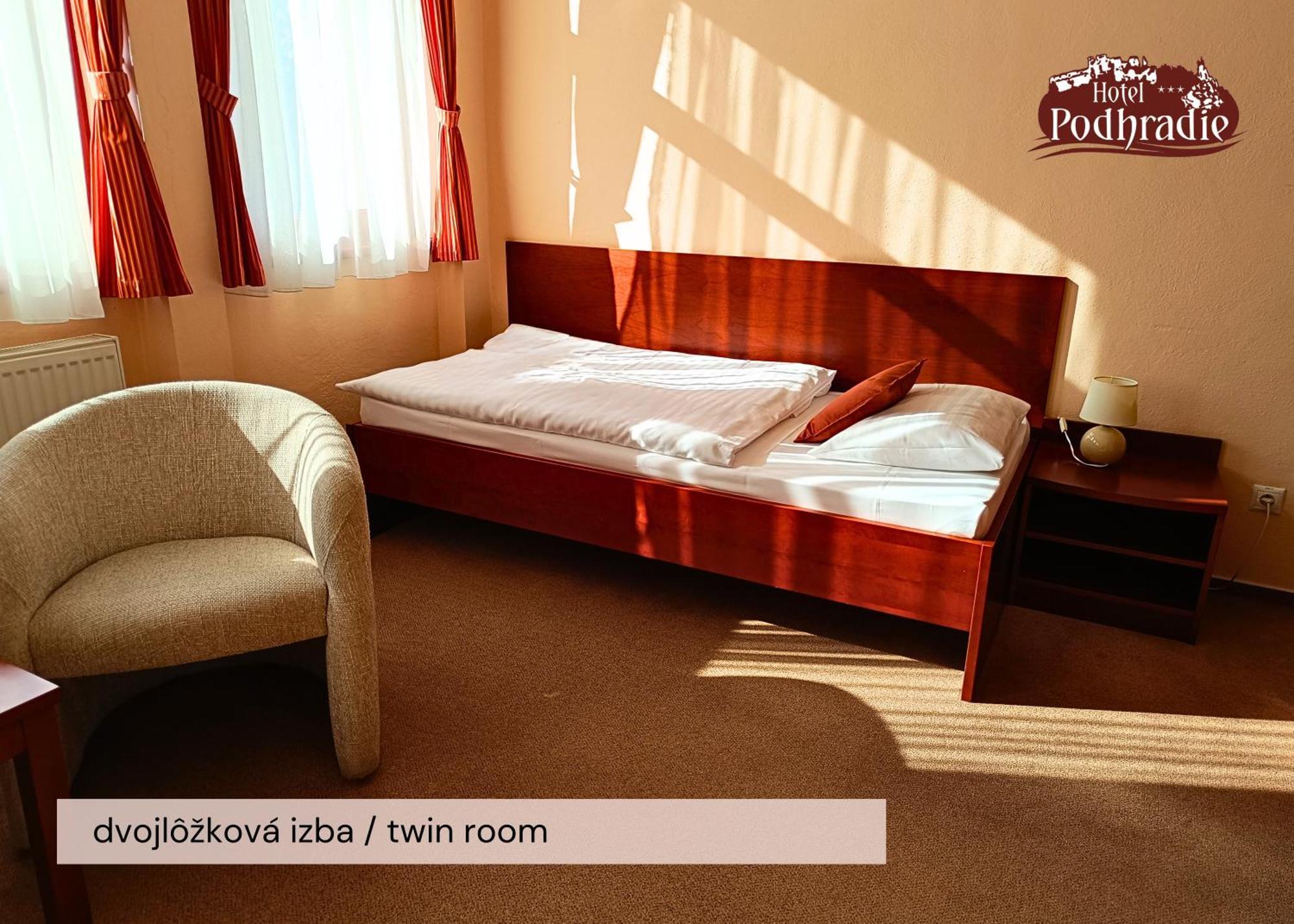 Hotel Podhradie Поважска-Бистрица Экстерьер фото